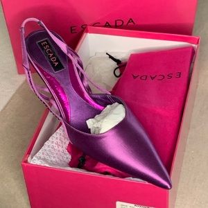 New in Box Escada jeweled heels Euro 35.5 fuscia